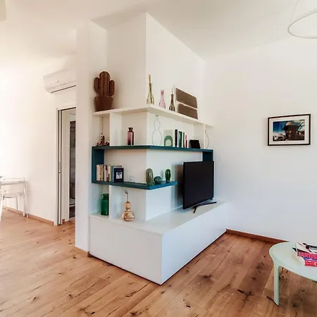 Contrada Sant'elia - By Myhomeincomo Apartment *