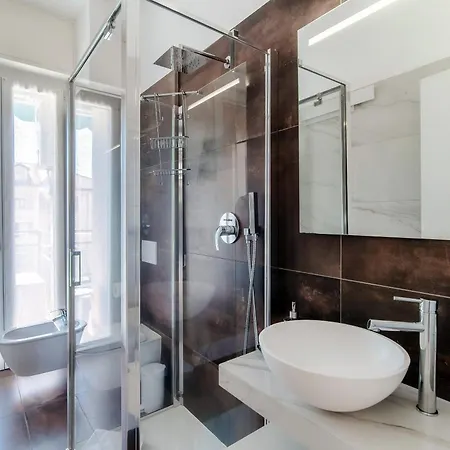 Apartament Contrada Sant'elia - By Myhomeincomo Como