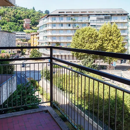 Apartament Contrada Sant'elia - By Myhomeincomo Como