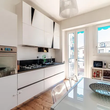 Apartament Contrada Sant'elia - By Myhomeincomo Como